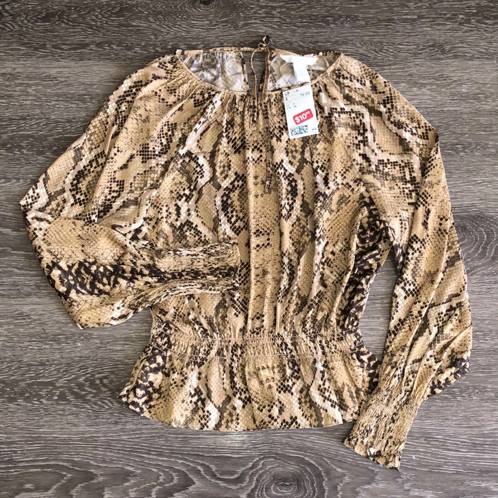 NWT H&M long sleeve snakeskin peplum blouse